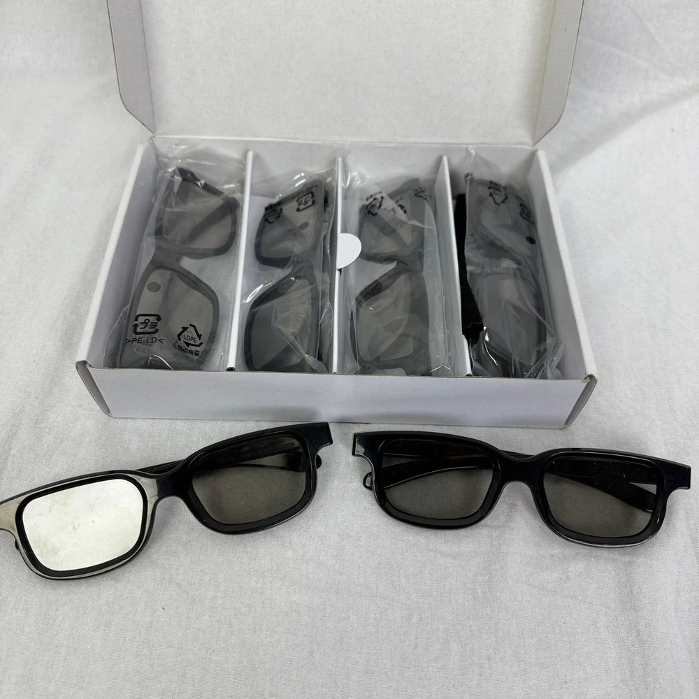 VIZIO RealD 3D Glasses 5 Pairs With Cleaning Cloth New In‎ Box